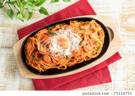 Egg yolk and palmezan cheese go great together! Iron plate Napolitan 75314755