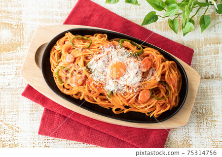 蛋黃和棕櫚芝士搭配起來很棒!鐵板那不勒斯 蛋黃和棕櫚芝士搭配起來很棒!鐵板那不勒斯 75314756