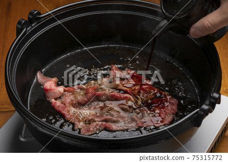 Kansai style sukiyaki 75315772