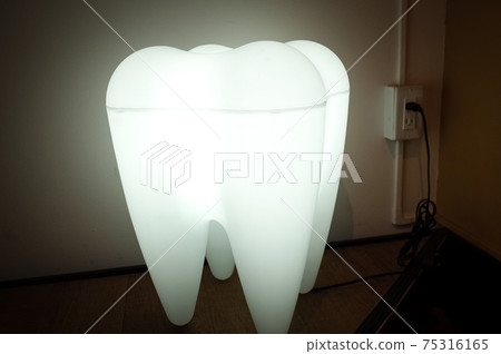 Tooth-shaped lighting equipment 75316165