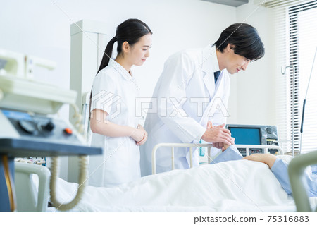 Hospital medical ICU doctor doctor nurse hospitalization 75316883