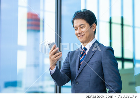 中間商人的工作形象 75318179