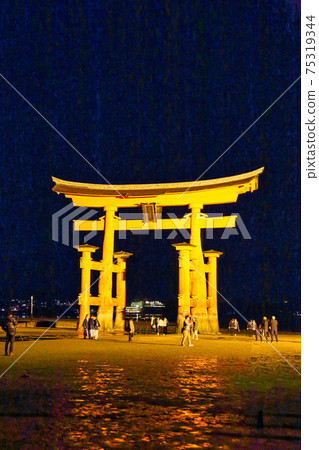 Itsukushima Shrine-Spring 75319344