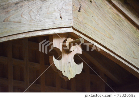 Hanging fish. Gable. Rokka. Kikuza. The mouth of the barrel. Wooden roof of shrines and temples. Devil's Blade Holy Land Pilgrimage. Yagyuto Iwatani in the precincts of Amenoiwatate Shrine. Hanging fish. Gable. Rokka. Kikuza. The mouth of the barrel. Wooden roof of shrines and temples. Devil's Blade Holy Land Pilgrimage. Yagyuto Iwatani in the precincts of Amenoiwatate Shrine. 75320582