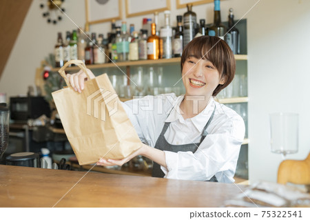 咖啡廳職員上班 75322541