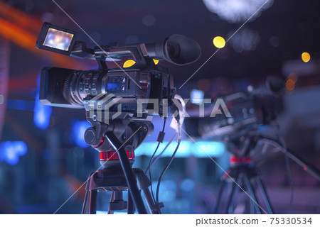 stream at a concert in a hall without spectators 75330534