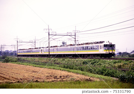 1997 Series 165 Rapid Fairway on the Tohoku Line 1997 Series 165 Rapid Fairway on the Tohoku Line 75331790