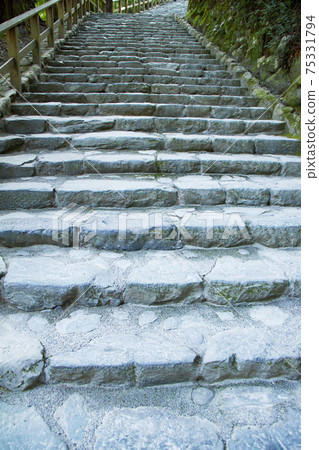 Uphill stone steps Uphill stone steps 75331794