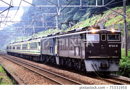 1997年EF63 18線雙頭165系列以舊信越本線行駛的Ozashiki火車 75331958