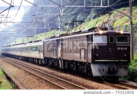 1997 EF63 19 double-headed 189 series L limited express Asama going on the old Shin-Etsu main line 75331959