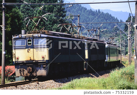 1997年EF633雙頭189系列L特快淺麻號，在舊的信越乾線上線 75332159
