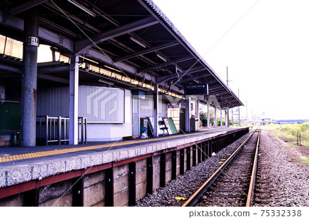 1997 JR Yamatoji Line Kyuhoji Station down platform 1997 JR Yamatoji Line Kyuhoji Station down platform 75332338