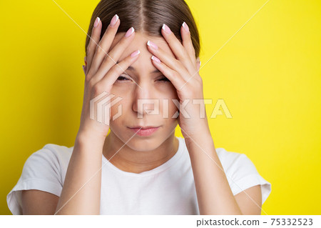 Beautiful Young Woman Feeling Strong Head Pain 75332523