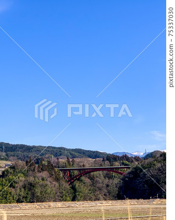 橋樑和山脈 橋樑和山脈 75337030