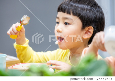兒童生活方式健康成長 75337683