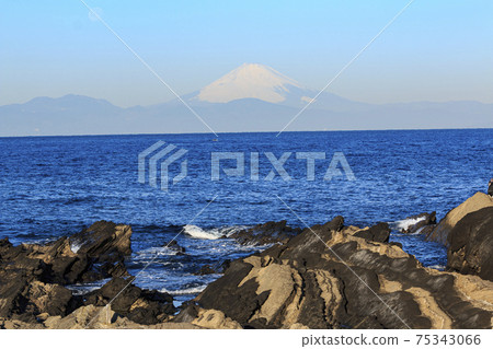 神奈川縣三浦市城垣島的冬季風景，位於湘南三浦半島的盡頭 75343066