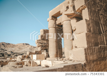 Ruins of the Egyptian temple of Ramesseum, the funeral temple of Pharaoh Ramses II XIII century BC , near the modern city of Luxor 75343301