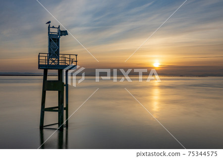 Garry Point Park Viewpoint in sunset time. Richmond, BC, Canada. 75344575