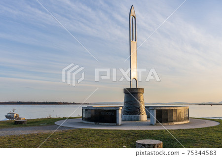 Steveston Fisherman's Memorial. Garry Point Park in sunset time. Richmond, BC, Canada. 75344583