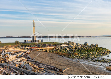 Steveston Fisherman's Memorial. Garry Point Park in sunset time. Richmond, BC, Canada. 75344586