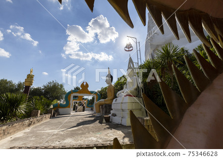 泰國華富裡府的寺廟Tham Phrathat Khao Phrathat寺廟 泰國華富裡府的寺廟Tham Phrathat Khao Phrathat寺廟 75346628