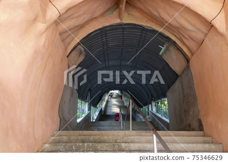 泰國華富裡府的寺廟Tham Phrathat Khao Phrathat寺廟 泰國華富裡府的寺廟Tham Phrathat Khao Phrathat寺廟 75346629