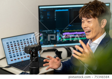 Video / Video Creator Male Laptop Video Production Video / Video Creator Male Laptop Video Production 75348384