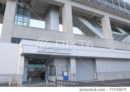 Linear motor car boarding station (Koen-Nishi Station, Linimo, Nagakute City, Aichi Prefecture) Linear motor car boarding station (Koen-Nishi Station, Linimo, Nagakute City, Aichi Prefecture) 75349675