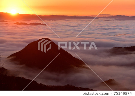 Sea of clouds in the Fukuchiyama basin from Mt. Oe 75349874