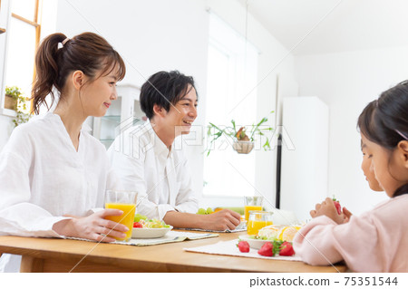 Young family breakfast image 75351544