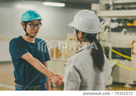 搖動 握手 藍領工人 75352572