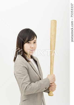 擊球姿勢的女人 75353337