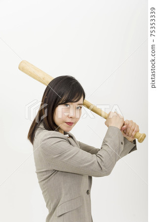 擊球姿勢的女人 75353339