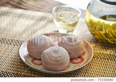 Chinese confectionery Chinese confectionery 75356690
