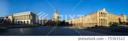 Maidan Nazalezhnosti in Kyiv, Ukraine 75363522