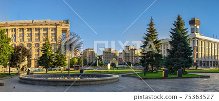 Maidan Nazalezhnosti in Kyiv, Ukraine Maidan Nazalezhnosti in Kyiv, Ukraine 75363527