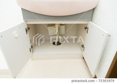Bathroom vanity 75363979