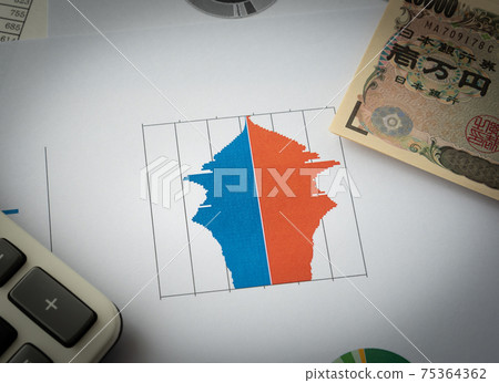 Japan's population pyramid Aging society with a low birthrate and a declining birthrate 75364362