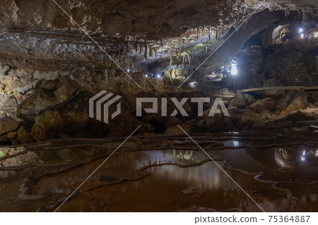 宏偉的地下宮殿秋吉堂 宏偉的地下宮殿秋吉堂 75364887