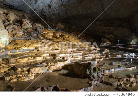 Magnificent underground palace Akiyoshido 75364940