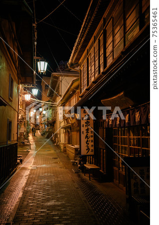 Shibu Onsen back alley at night Shibu Onsen back alley at night 75365461