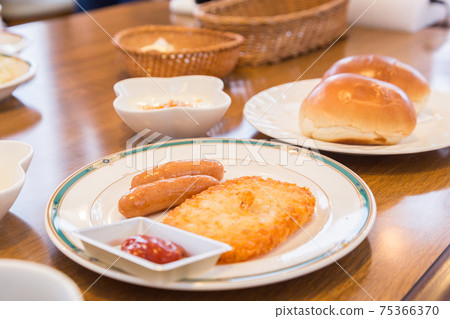 Hotel breakfast Hotel breakfast 75366370