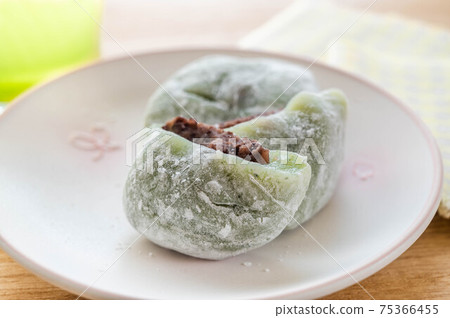 Rice cake 75366455