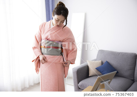 一個為穿衣發愁的女人 一個為穿衣發愁的女人 75367403