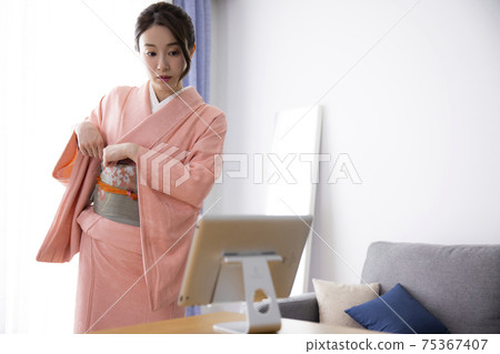 Online dressing kimono 75367407