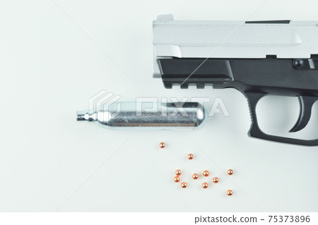 Air Gun, Co2 Cartridge and Pellets. 75373896