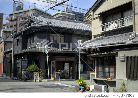 The streets of 6-chome, Tanimachi, Osaka 75377802