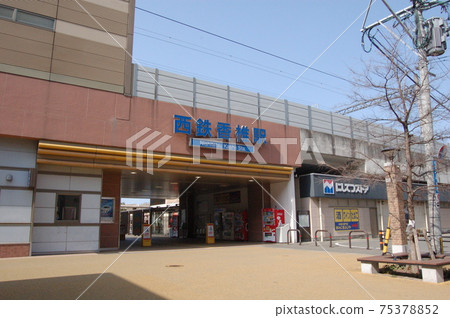 JR side exit of Nishitetsu-Kashii Station, Higashi-ku, Fukuoka 75378852