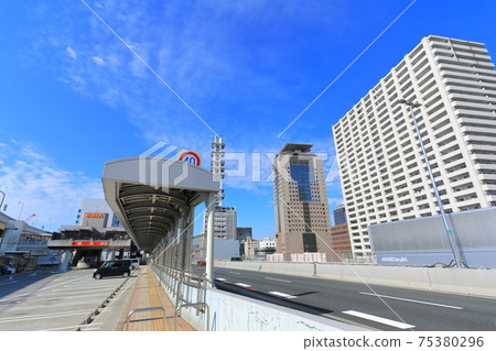 [兵庫縣]天氣晴朗的三宮摩天大樓 75380296