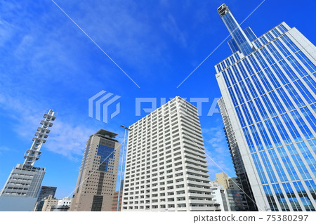 [兵庫縣]天氣晴朗的三宮摩天大樓 75380297